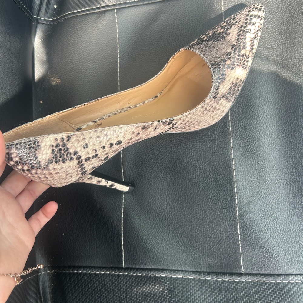 Banana Republic Cream and Black Heels